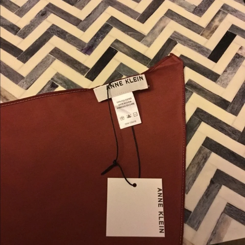 NWT Anne Klein X large approx 5'x2' Scarf